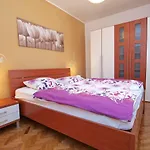 Ante-1 By Interhome شقة